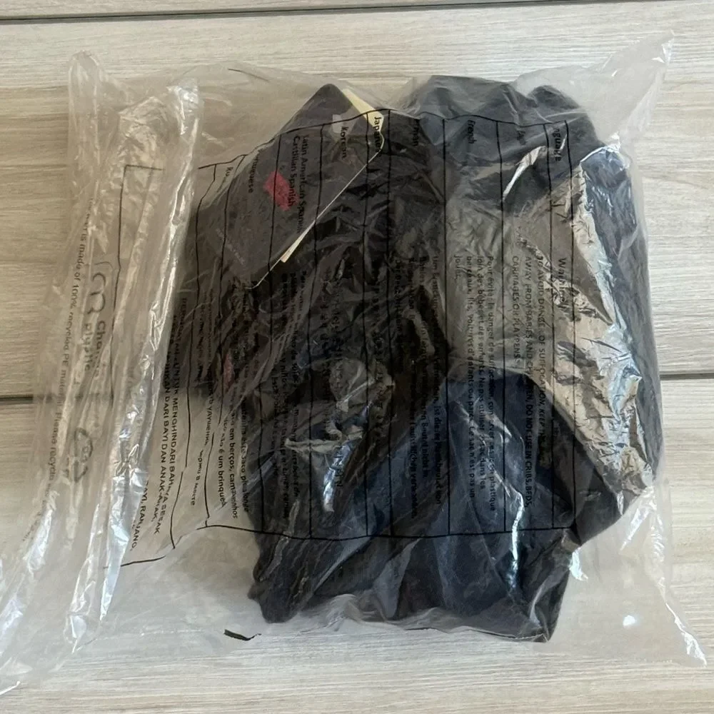 Levi’s Relaxed Long Sleeve Tee Black Medium NWT